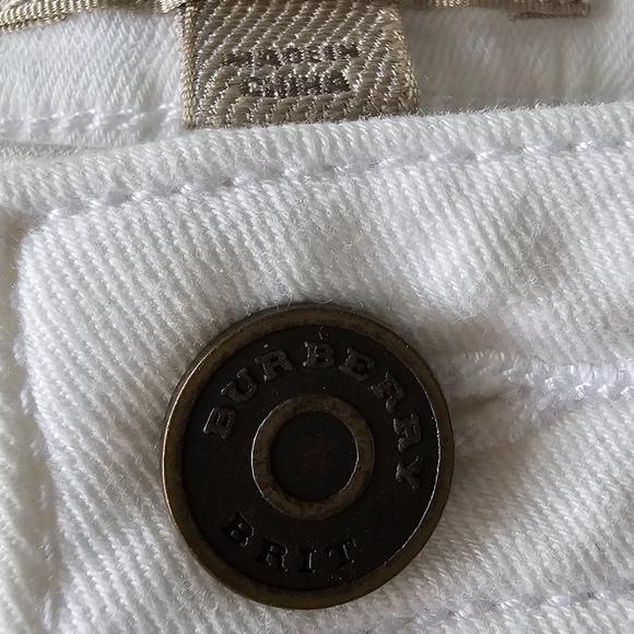 Burberry Brit Skinny leg Mid-rise Zip Closure five pockets white jeans. Size 28. - Picture 6 of 8
